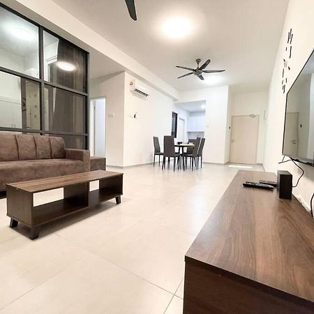 דירות Malacca Quartz Near To Jonker Walk With Infinity Pool Cozy 3B2B מראה חיצוני תמונה