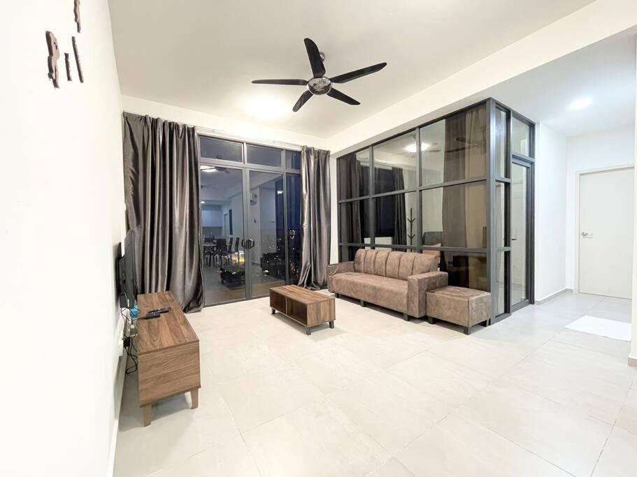 דירות Malacca Quartz Near To Jonker Walk With Infinity Pool Cozy 3B2B מראה חיצוני תמונה
