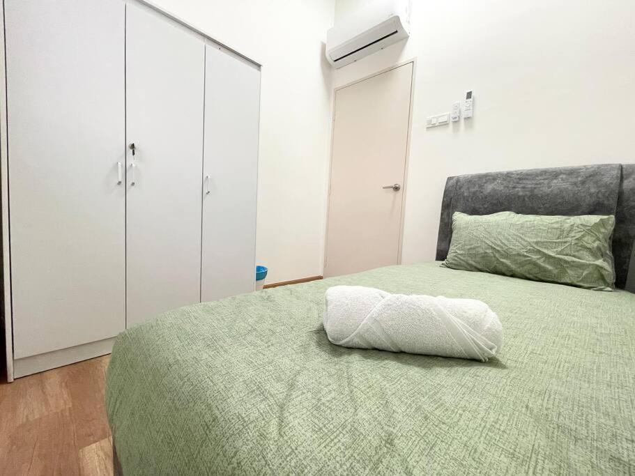 דירות Malacca Quartz Near To Jonker Walk With Infinity Pool Cozy 3B2B מראה חיצוני תמונה