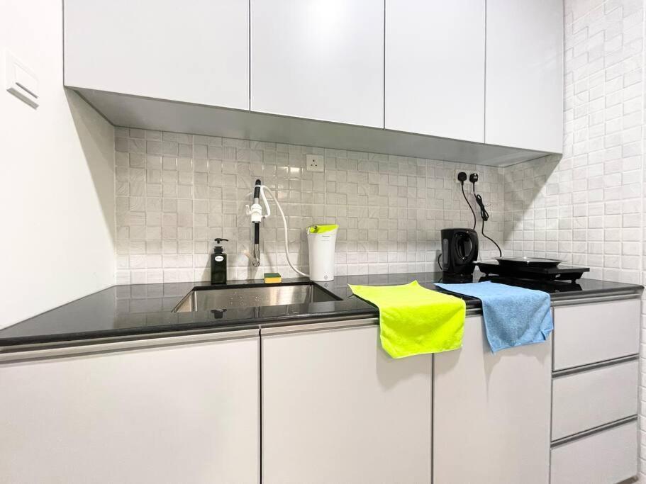 דירות Malacca Quartz Near To Jonker Walk With Infinity Pool Cozy 3B2B מראה חיצוני תמונה
