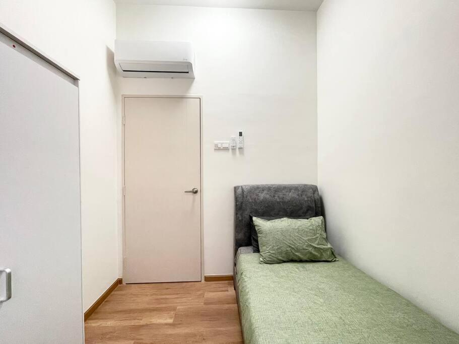 דירות Malacca Quartz Near To Jonker Walk With Infinity Pool Cozy 3B2B מראה חיצוני תמונה