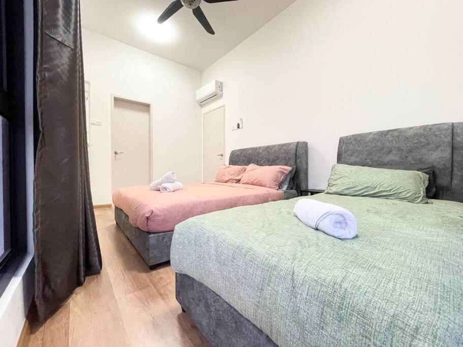 דירות Malacca Quartz Near To Jonker Walk With Infinity Pool Cozy 3B2B מראה חיצוני תמונה