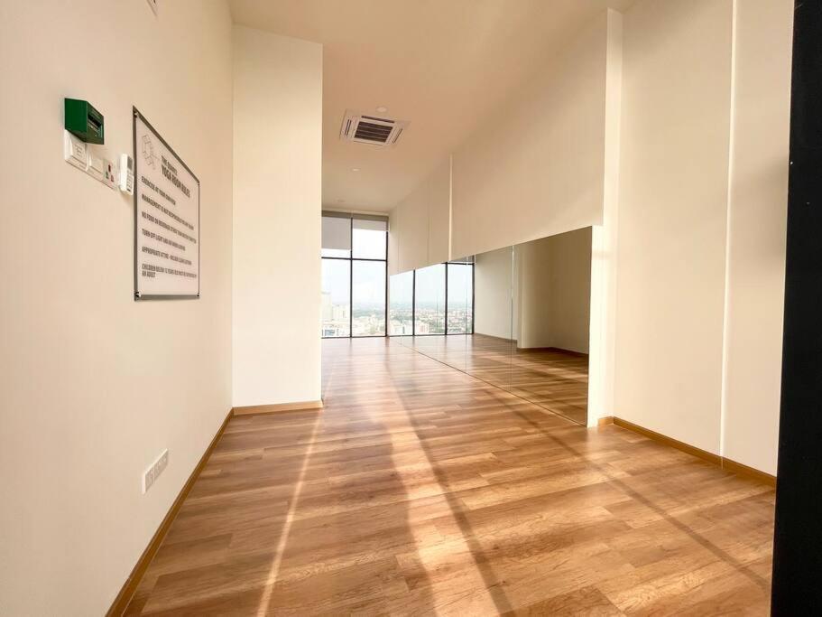 דירות Malacca Quartz Near To Jonker Walk With Infinity Pool Cozy 3B2B מראה חיצוני תמונה