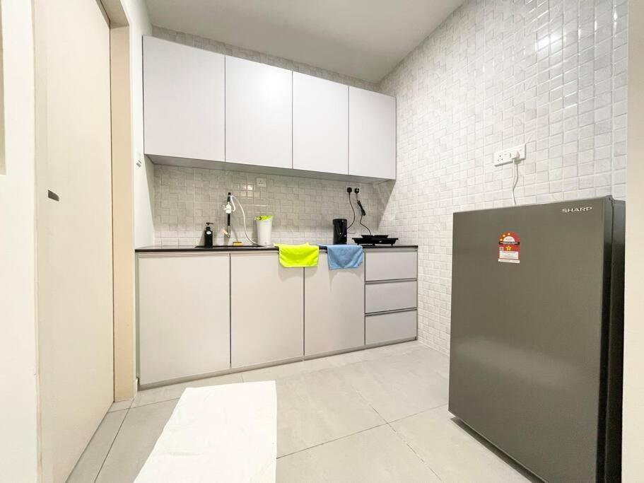 דירות Malacca Quartz Near To Jonker Walk With Infinity Pool Cozy 3B2B מראה חיצוני תמונה