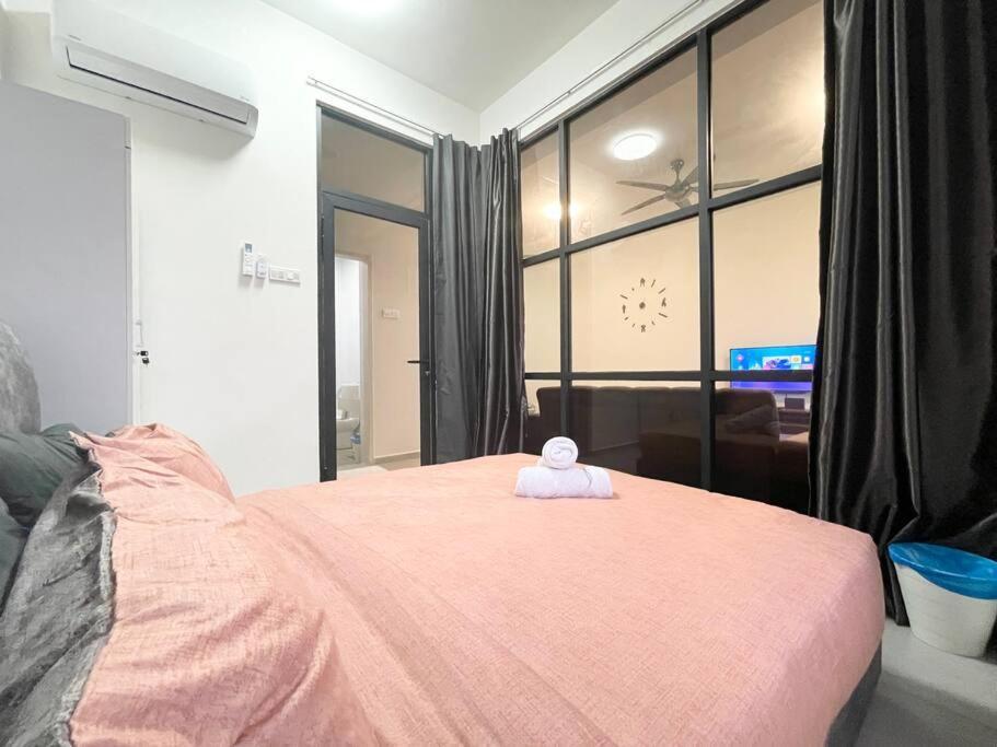דירות Malacca Quartz Near To Jonker Walk With Infinity Pool Cozy 3B2B מראה חיצוני תמונה