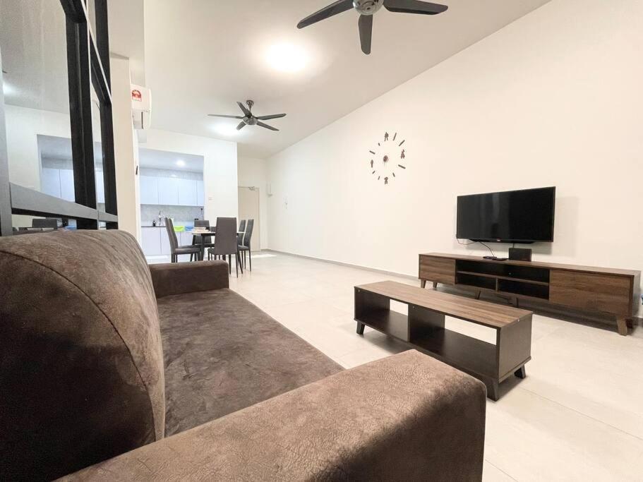 דירות Malacca Quartz Near To Jonker Walk With Infinity Pool Cozy 3B2B מראה חיצוני תמונה