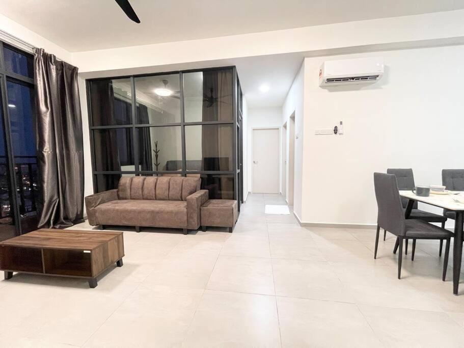 דירות Malacca Quartz Near To Jonker Walk With Infinity Pool Cozy 3B2B מראה חיצוני תמונה